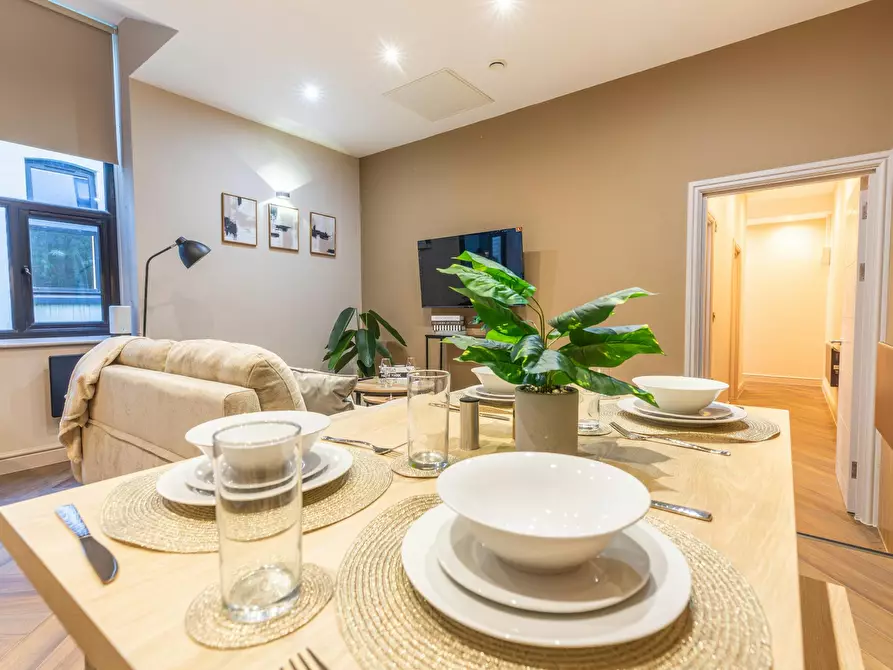 Immagine 1 di Appartamento in affitto  in East Parade a 