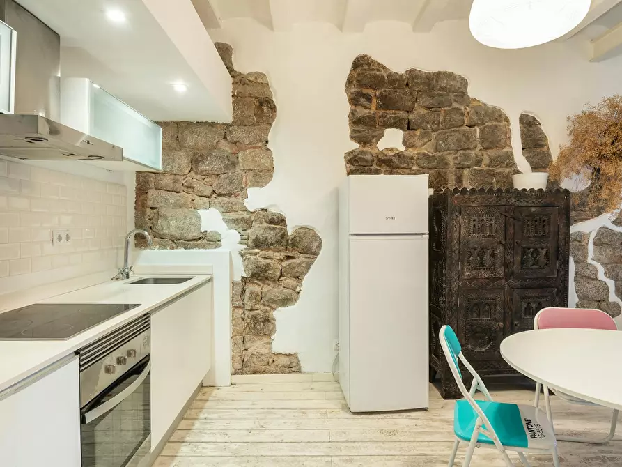 Immagine 9 di Casa indipendente in affitto  in Carrer dels Canvis Vells a Barcelona