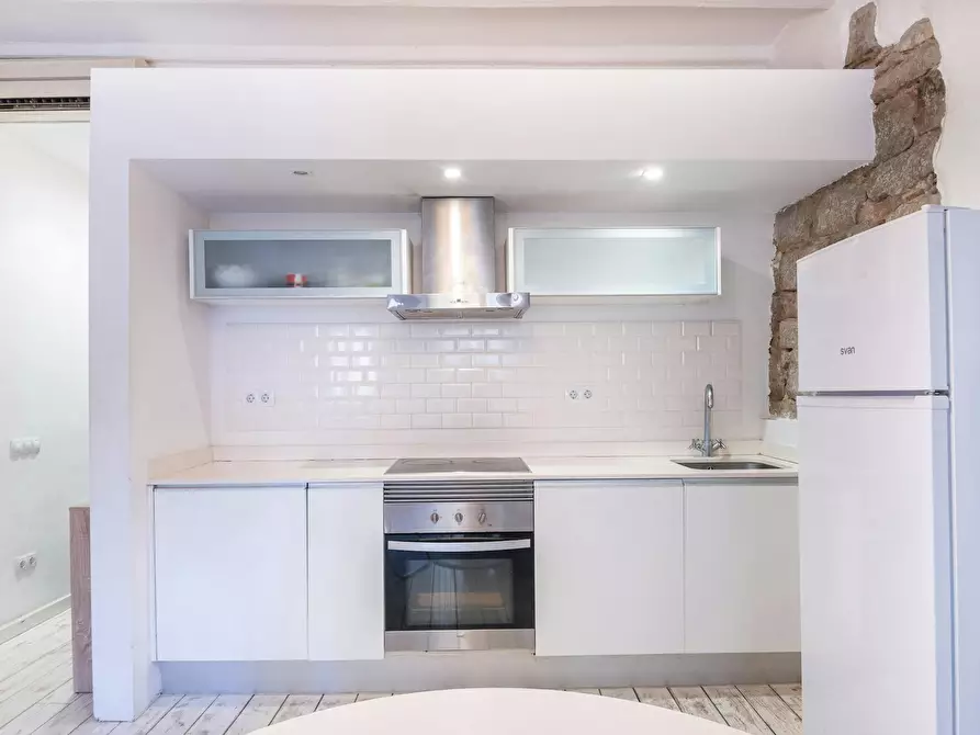 Immagine 7 di Casa indipendente in affitto  in Carrer dels Canvis Vells a Barcelona