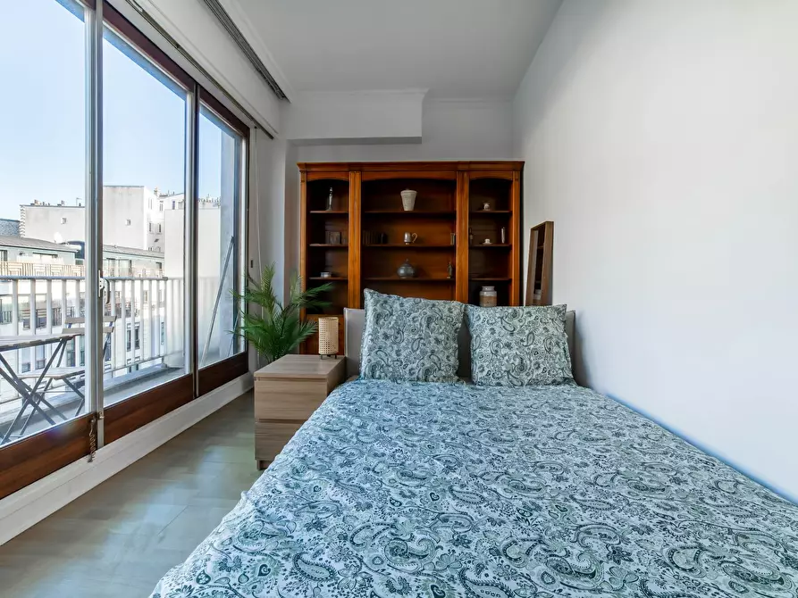 Immagine 2 di Appartamento in affitto  in Rue d'Auteuil a Paris 16