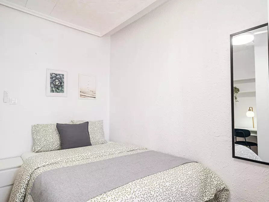 Immagine 4 di Camera in affitto  in Carrer de Sant Fermí a El Realon