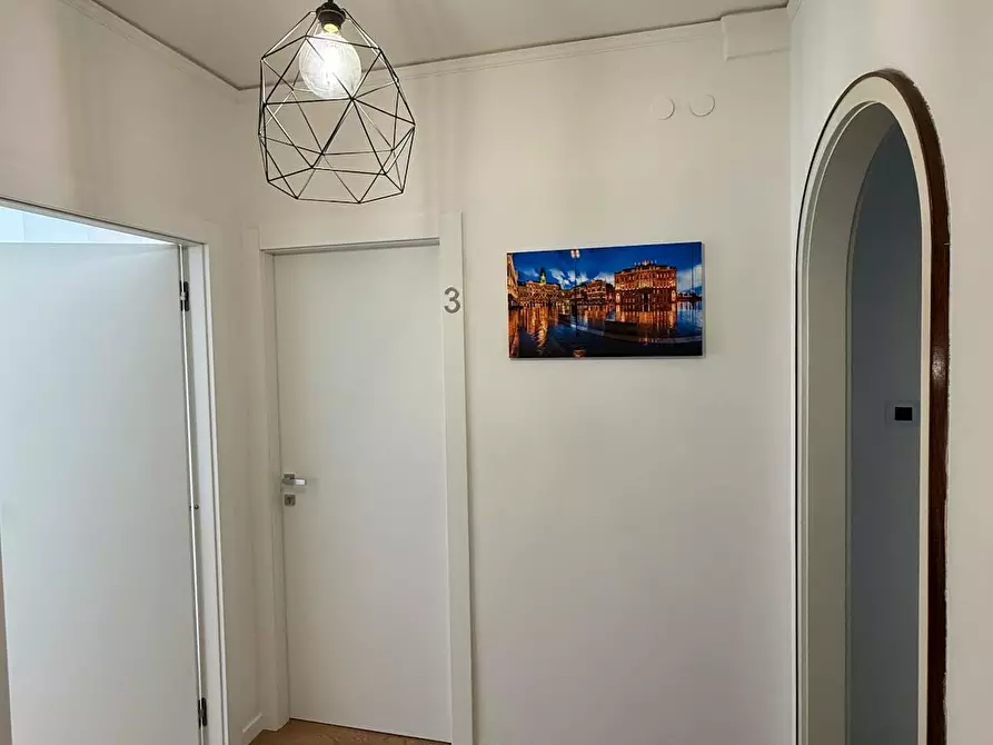 Immagine 2 di Camera in affitto  in Via San Giacomo in Monte a Trieste