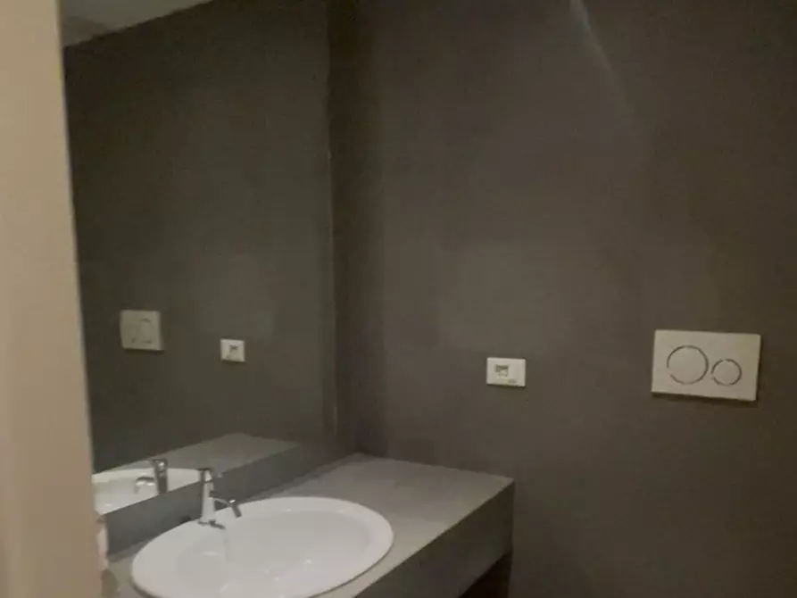 Immagine 6 di Appartamento in affitto  in Piazza di Porta Ravegnana a Bologna