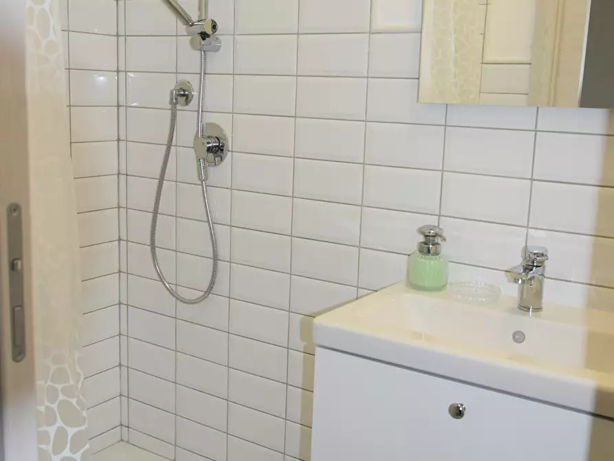 Immagine 3 di Camera in affitto  in Via Varvariana a Roma