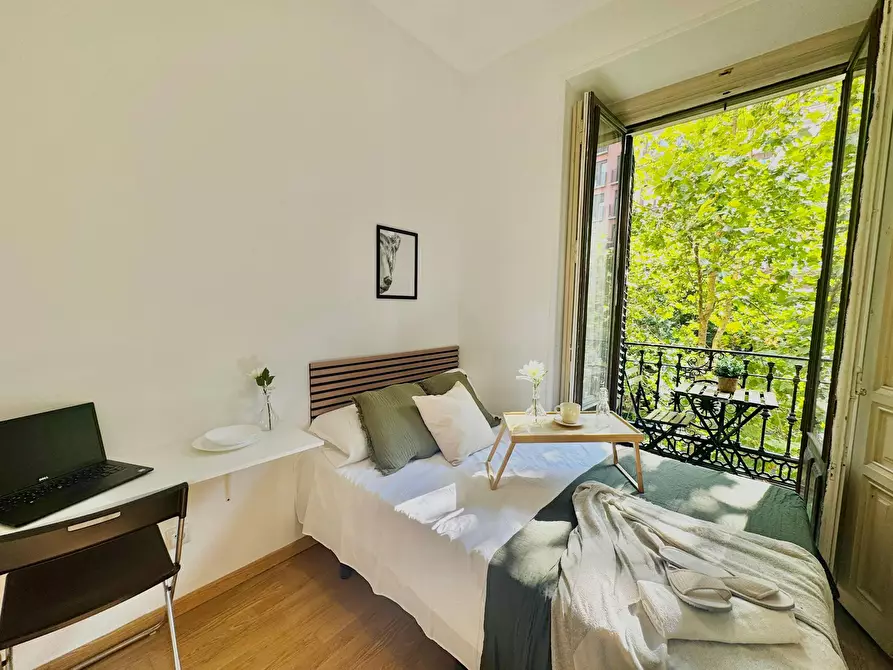 Immagine 1 di Camera in affitto  in Calle de Trafalgar a Madrid