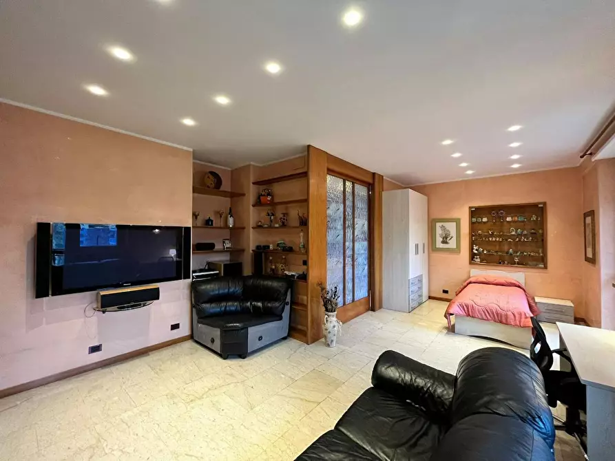 Immagine 1 di Camera in affitto  in Via San Marino a Torino