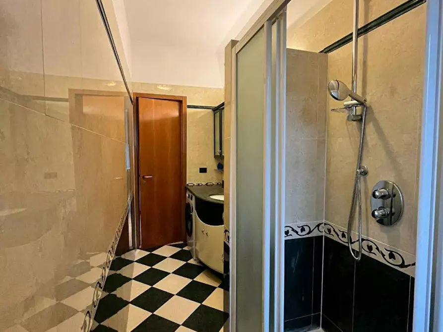 Immagine 8 di Camera in affitto  in Via San Marino a Torino