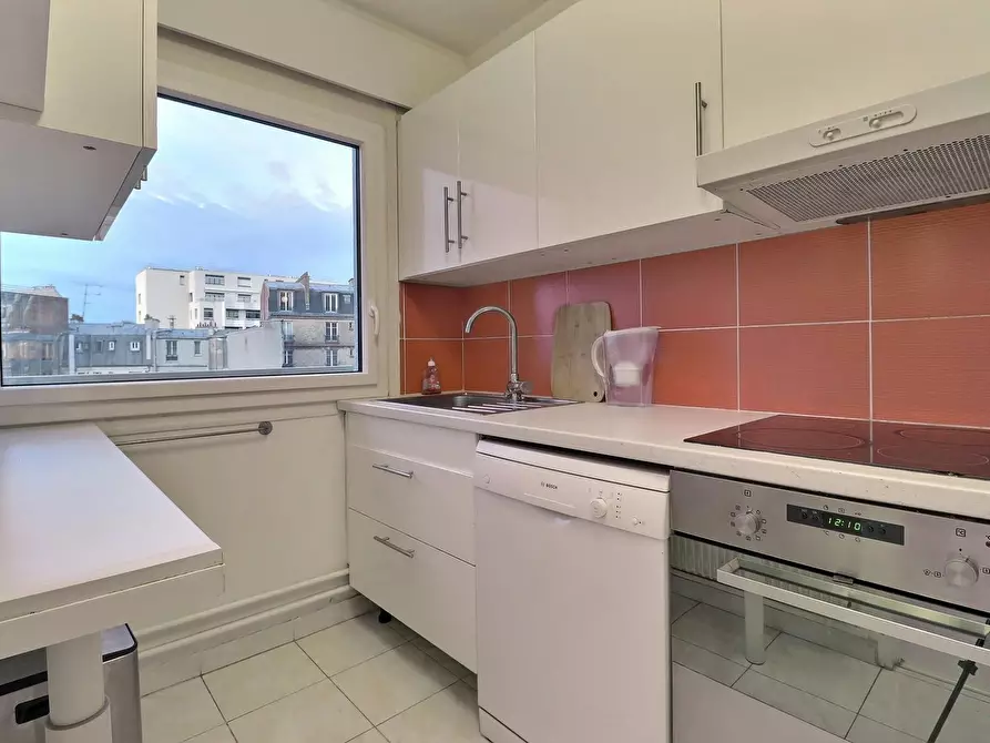 Immagine 8 di Appartamento in affitto  in Rue Vauvenargues a Paris 18