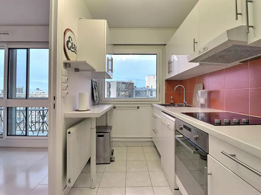 Immagine 7 di Appartamento in affitto  in Rue Vauvenargues a Paris 18
