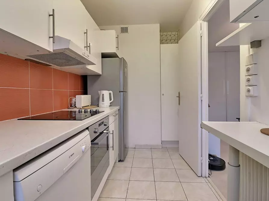 Immagine 9 di Appartamento in affitto  in Rue Vauvenargues a Paris 18