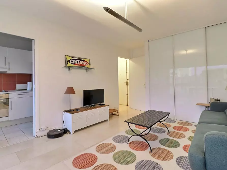 Immagine 4 di Appartamento in affitto  in Rue Vauvenargues a Paris 18