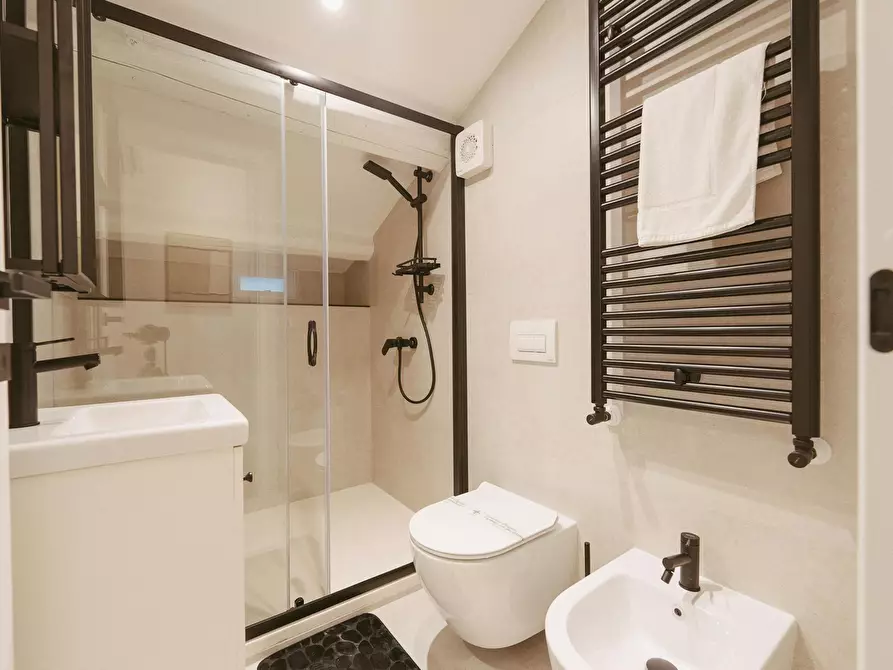 Immagine 8 di Appartamento in affitto  in Corso Vittorio Emanuele II a Pescara