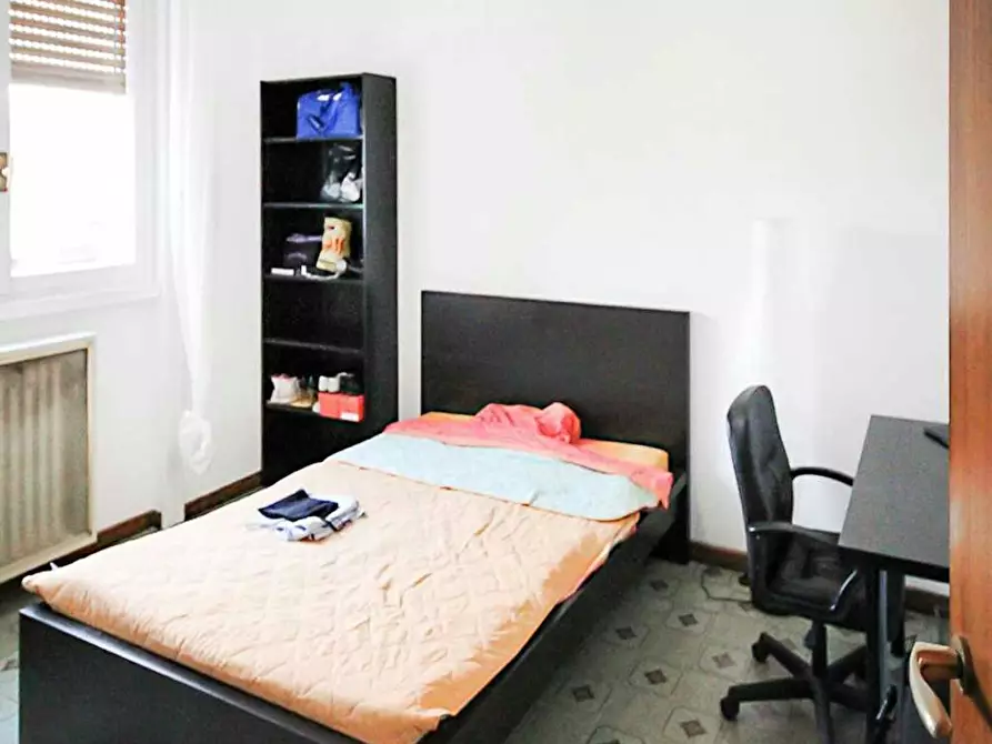 Immagine 1 di Camera in affitto  in Via Savona a Milano