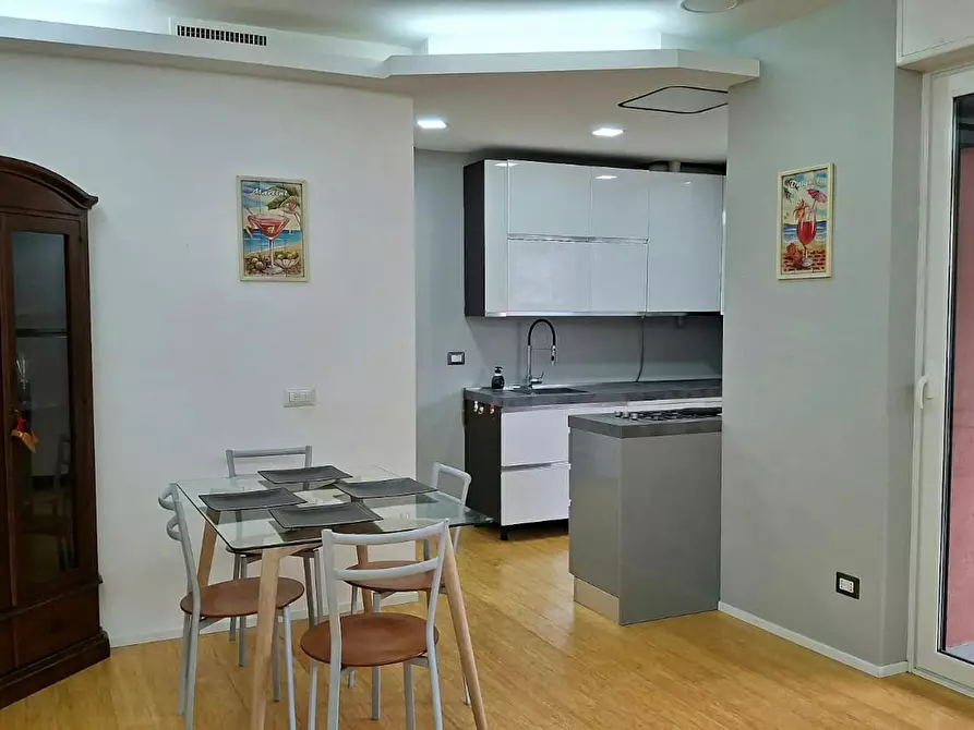 Immagine 6 di Appartamento in affitto  in Via John Fitzgerald Kennedy a Caronno Pertusella