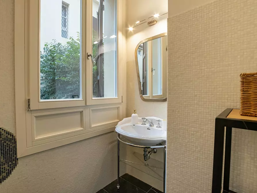 Immagine 5 di Appartamento in affitto  in Via Marchesana a Bologna