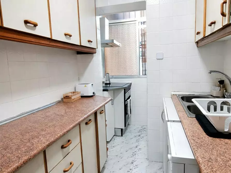Immagine 7 di Casa indipendente in affitto  in Calle de San Claudio a Madrid