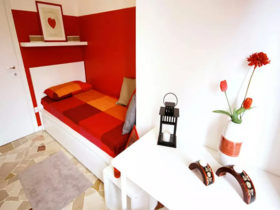 Immagine 2 di Camera in affitto  in Via Gaeta a Milano