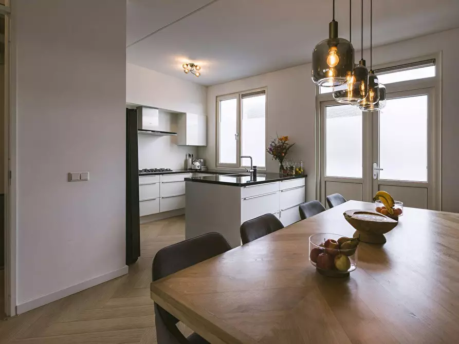 Immagine 8 di Casa indipendente in affitto  in Van Dijckstraat a 's-Gravenhage