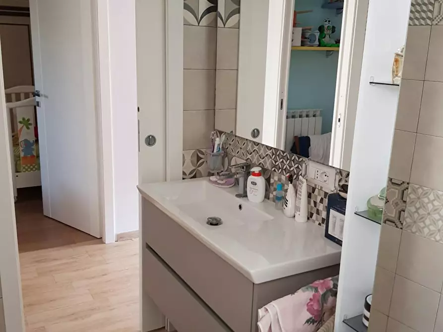 Immagine 2 di Appartamento in affitto  in Via Paestum a Roma