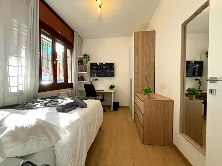 Immagine 1 di Camera in affitto  in Via Gerolamo Tiraboschi a Modena