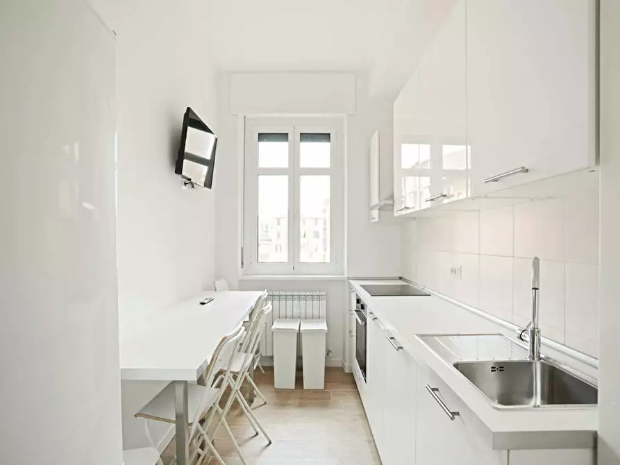 Immagine 6 di Camera in affitto  in Viale Legioni Romane a Milano