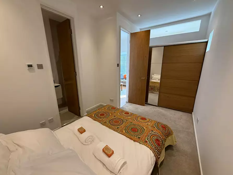 Immagine 3 di Appartamento in affitto  in Narrow Street a Poplar