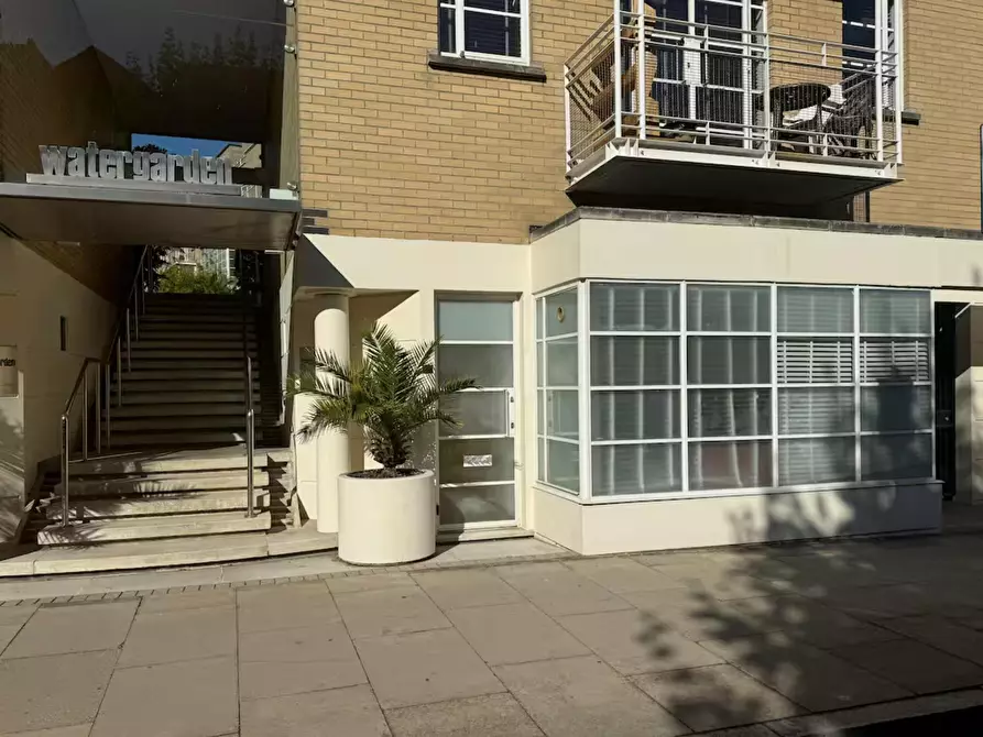 Immagine 8 di Appartamento in affitto  in Narrow Street a Poplar