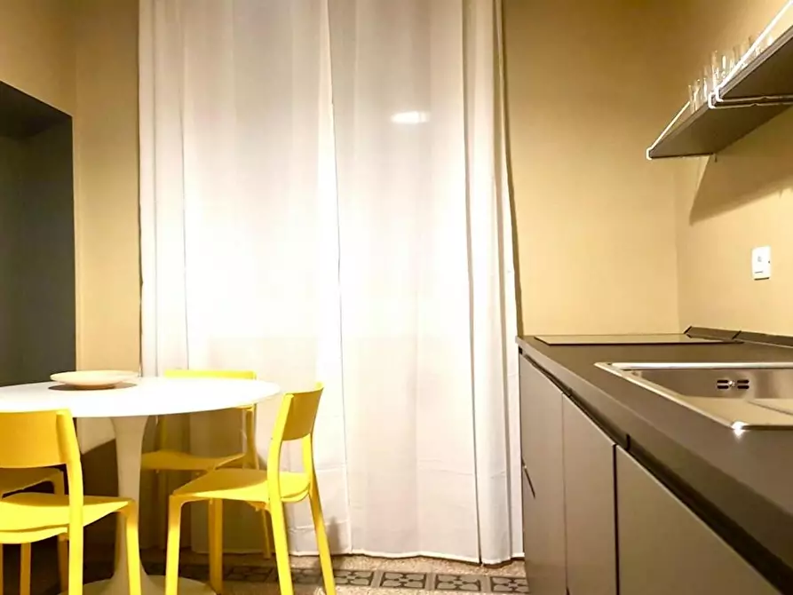 Immagine 10 di Camera in affitto  in Via Giulio Uberti a Milano