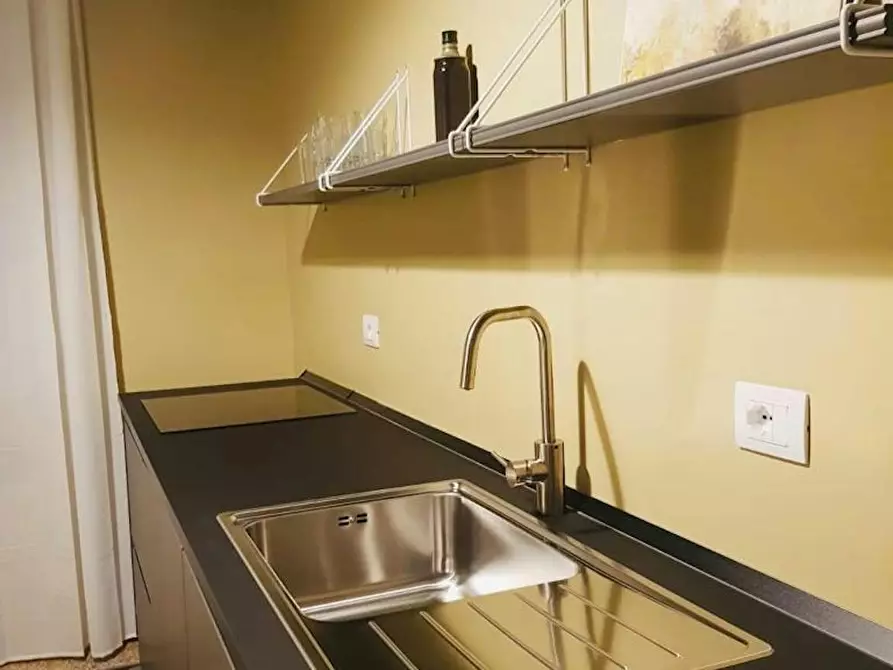 Immagine 8 di Camera in affitto  in Via Giulio Uberti a Milano