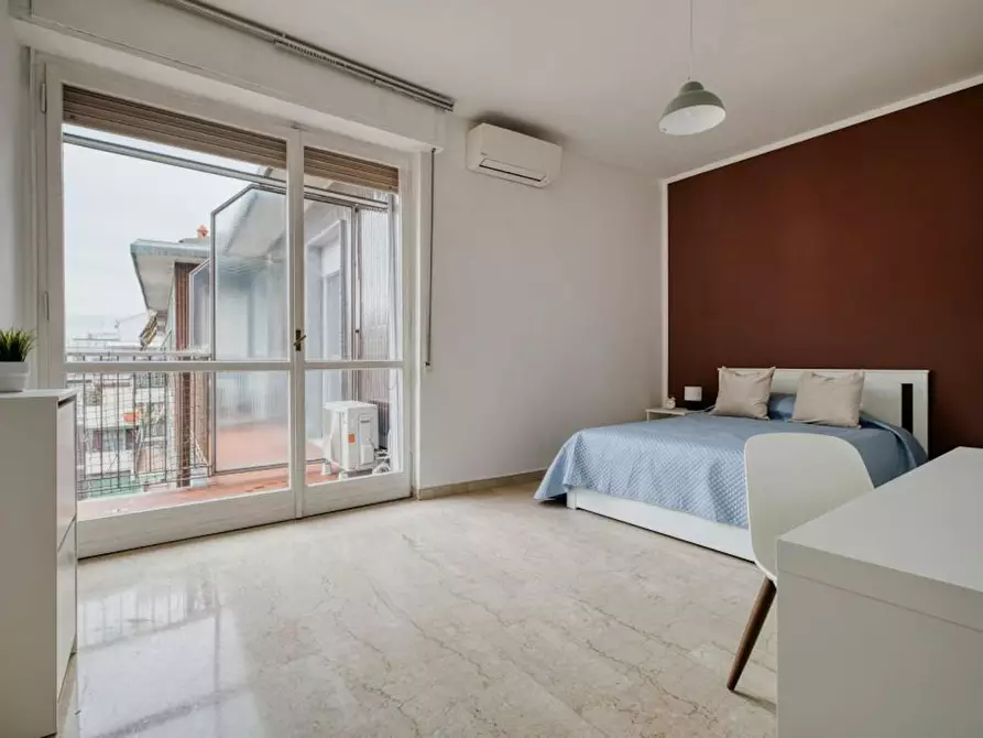 Immagine 1 di Camera in affitto  in Via Maniago a Milano