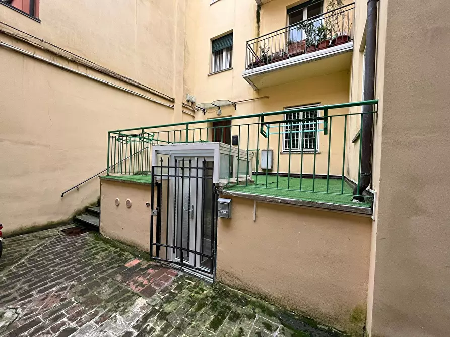 Immagine 2 di Appartamento in affitto  in Via San Petronio Vecchio a Bologna