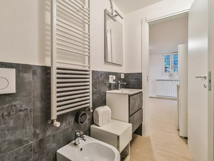 Immagine 4 di Appartamento in affitto  in Via San Petronio Vecchio a Bologna