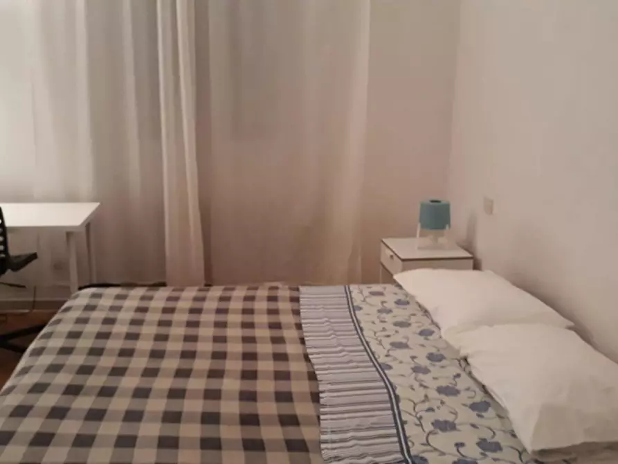 Immagine 3 di Camera in affitto  in Via Vittorio Emanuele II a Firenze