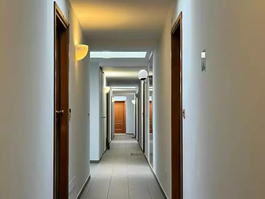 Immagine 4 di Appartamento in affitto  in Via Carlo Alberto a Torino