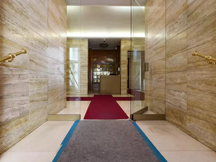 Immagine 9 di Appartamento in affitto  in Via San Senatore a Milano