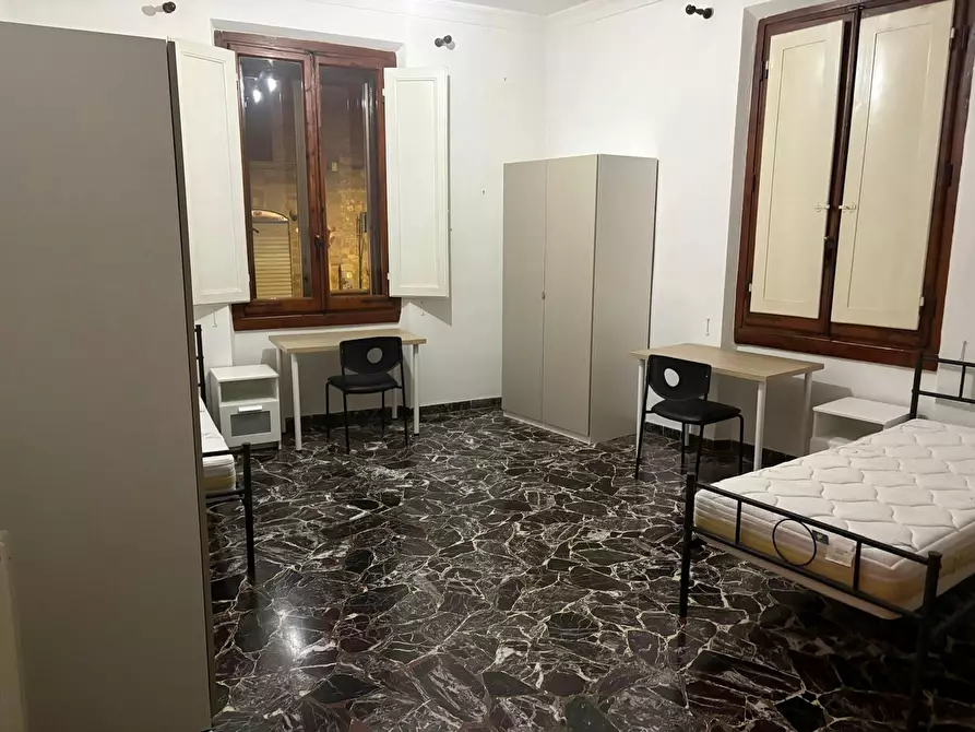 Immagine 1 di Camera condivisa in affitto  in Via Celestino Bianchi a Firenze