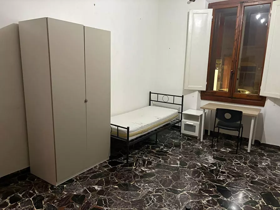 Immagine 3 di Camera condivisa in affitto  in Via Celestino Bianchi a Firenze