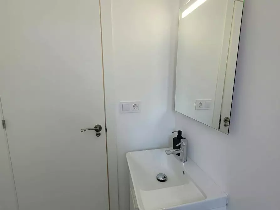 Immagine 7 di Camera in affitto  in Avinguda del Camí Nou a Xirivella