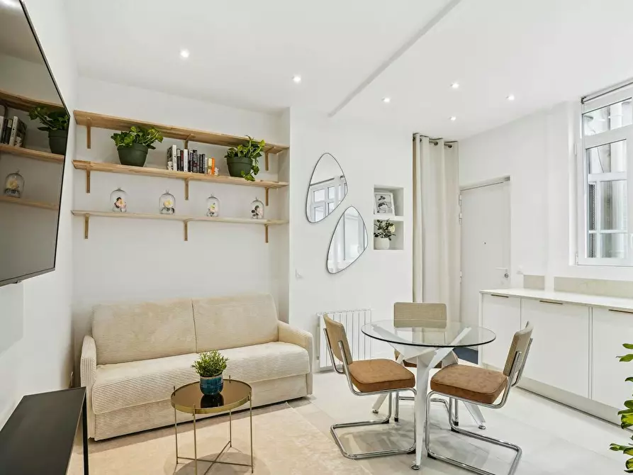 Immagine 1 di Appartamento in affitto  in Rue de Mulhouse a Paris