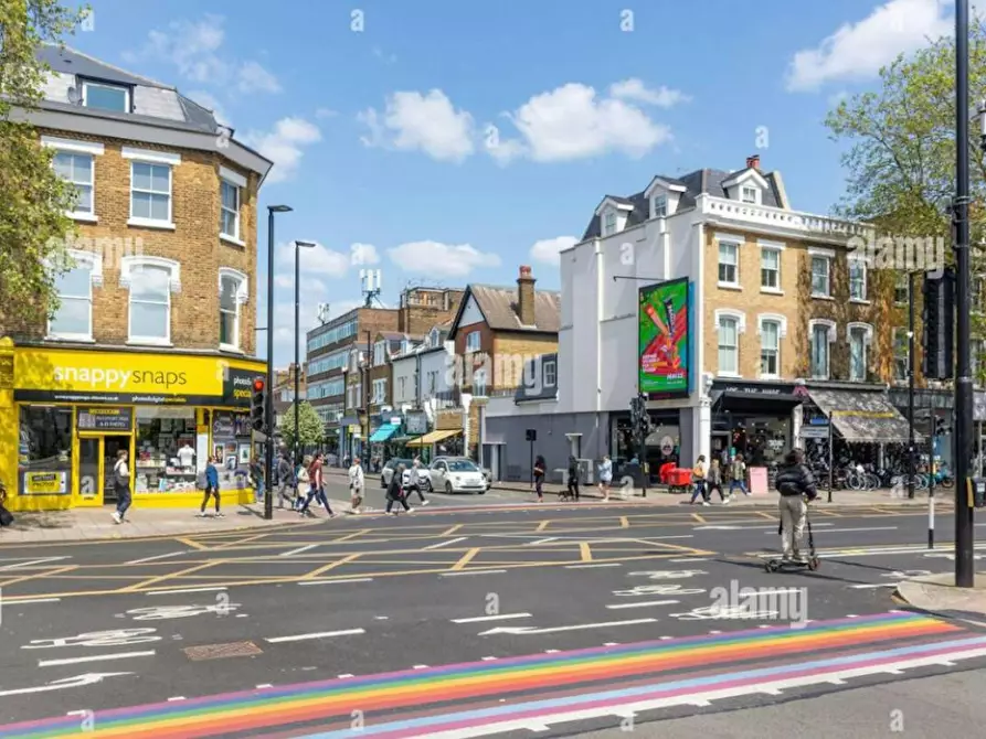 Immagine 10 di Appartamento in affitto  in Thornton Avenue a Hounslow