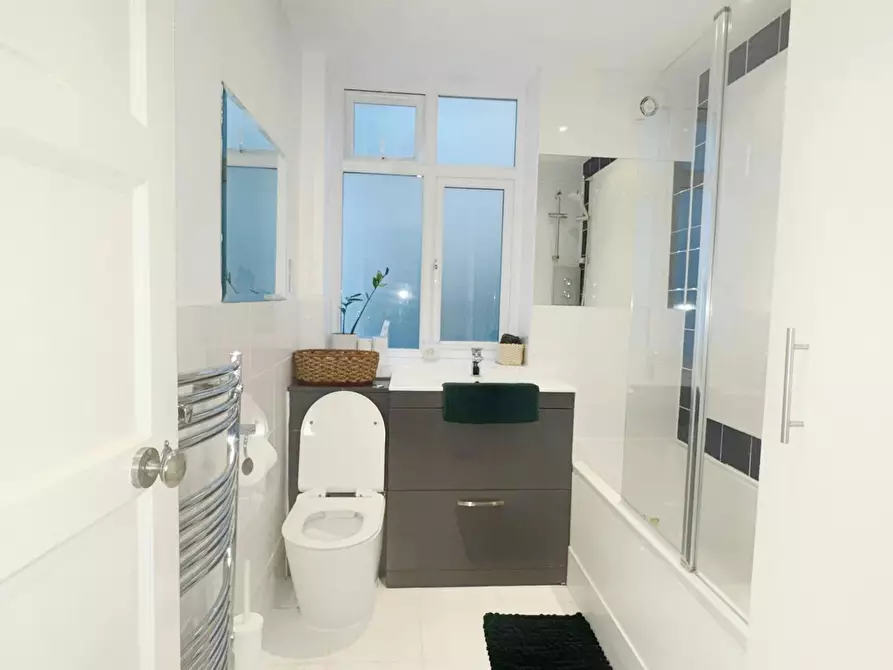 Immagine 5 di Appartamento in affitto  in Thornton Avenue a Hounslow