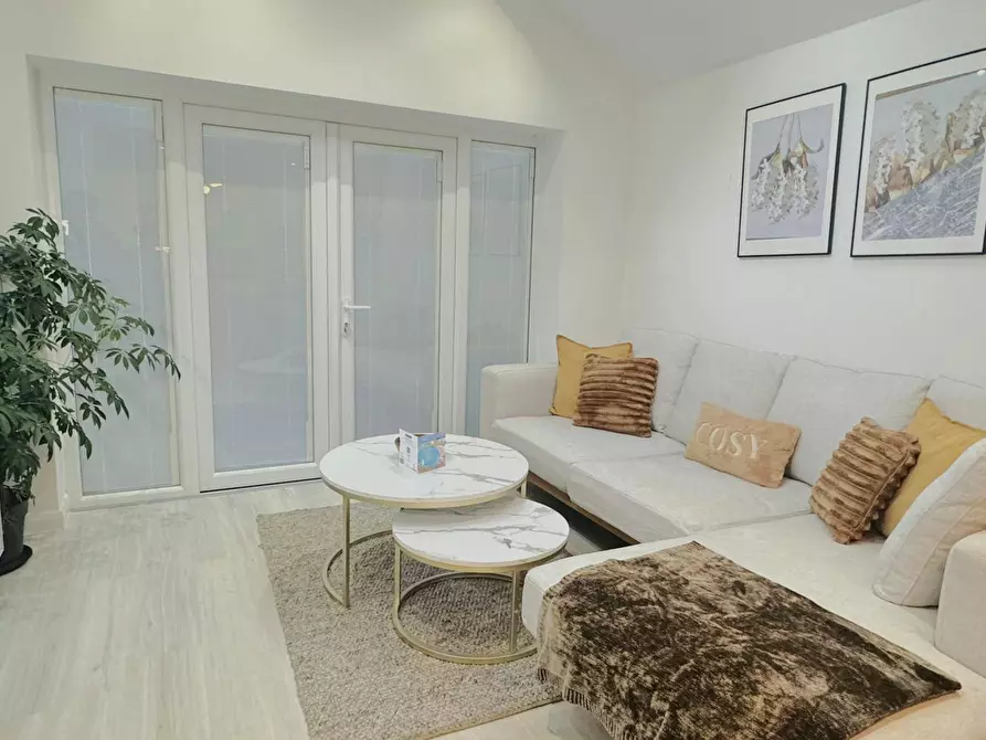 Immagine 2 di Appartamento in affitto  in Thornton Avenue a Hounslow