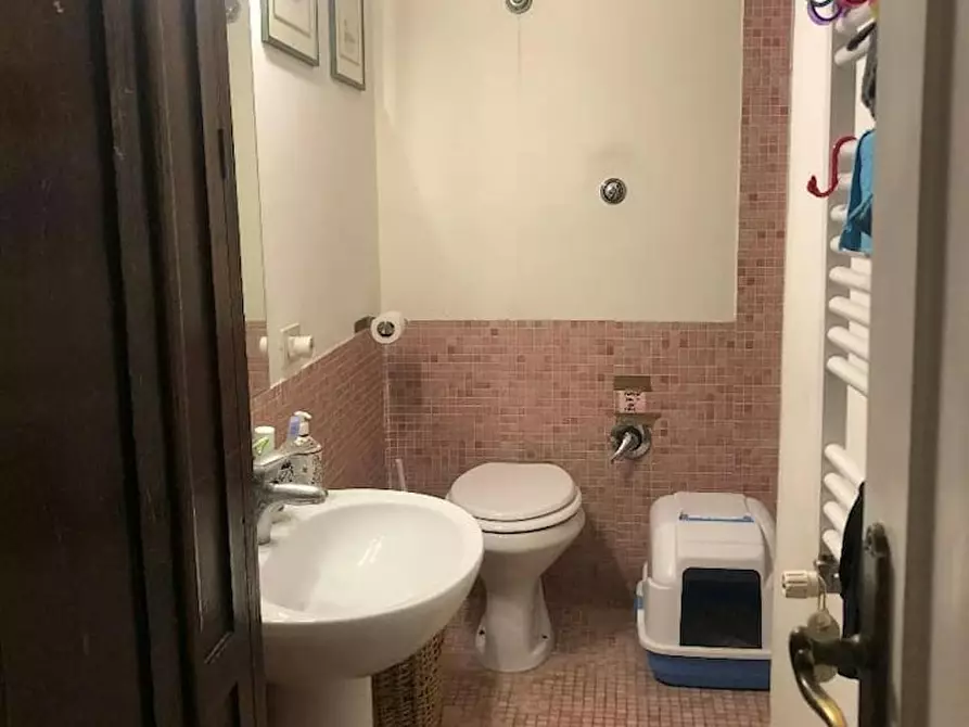 Immagine 9 di Camera in affitto  in Via dei Banchi Nuovi a Roma