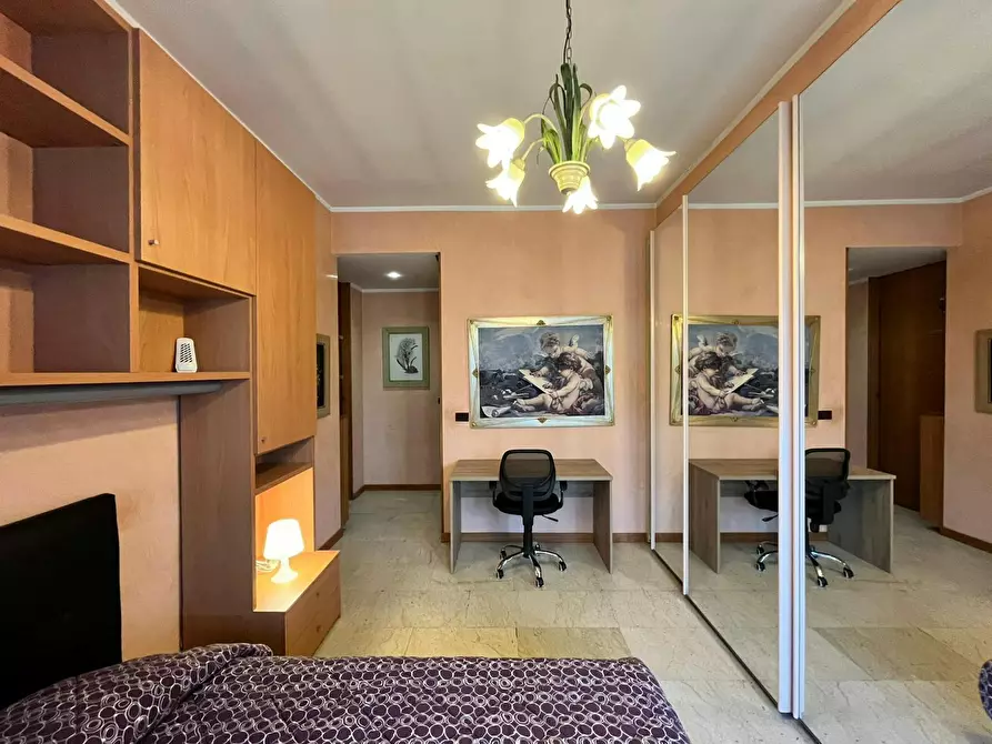 Immagine 2 di Camera in affitto  in Via San Marino a Torino