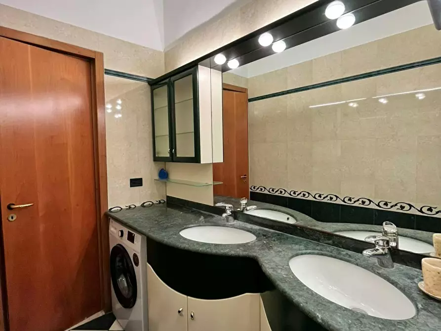 Immagine 7 di Camera in affitto  in Via San Marino a Torino