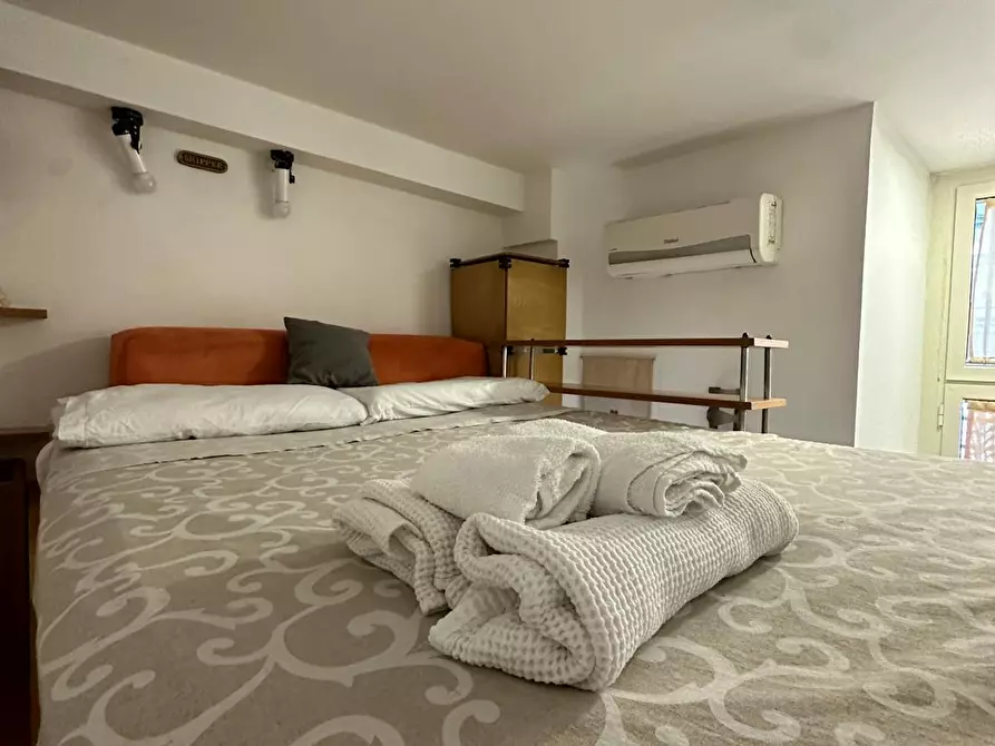 Immagine 9 di Appartamento in affitto  in Via Monserrato a Napoli