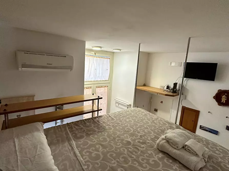 Immagine 10 di Appartamento in affitto  in Via Monserrato a Napoli