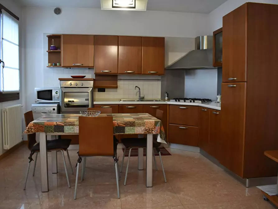 Immagine 1 di Casa indipendente in affitto  in Via Cà Colombara a Venezia