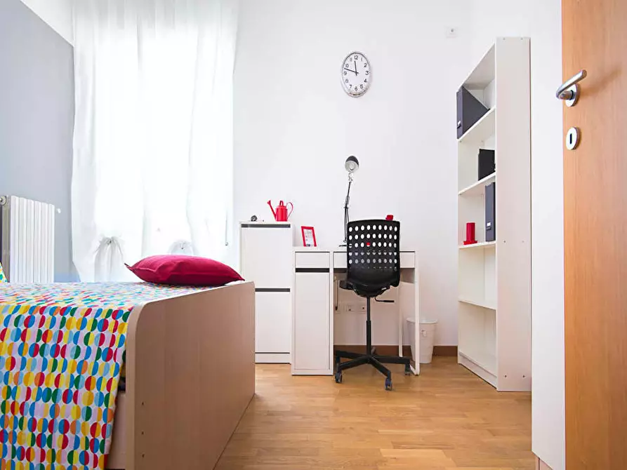 Immagine 4 di Camera in affitto  in Via Vittorio Gassman a Milano