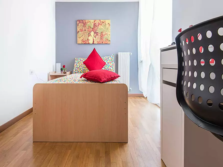 Immagine 1 di Camera in affitto  in Via Vittorio Gassman a Milano